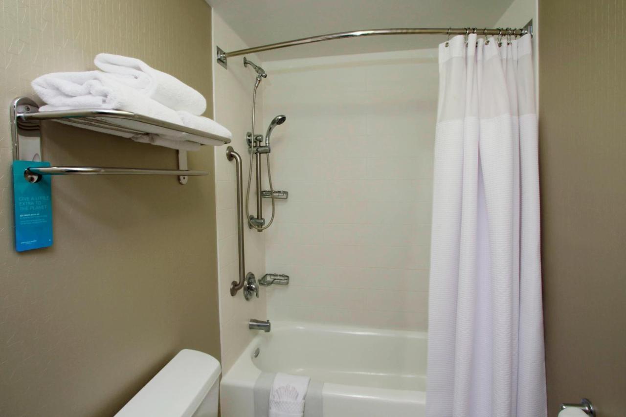 Springhill Suites By Marriott Madera Bagian luar foto