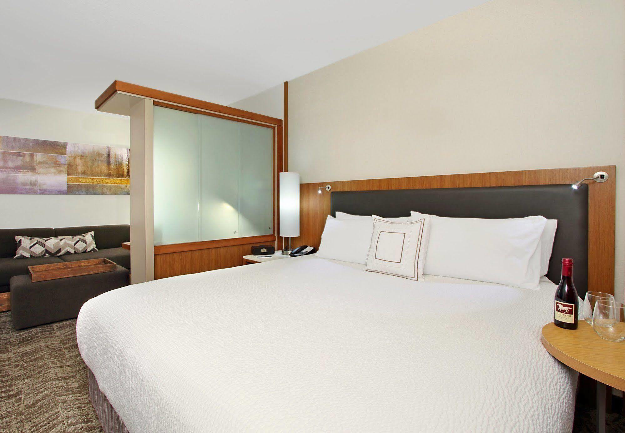 Springhill Suites By Marriott Madera Bagian luar foto
